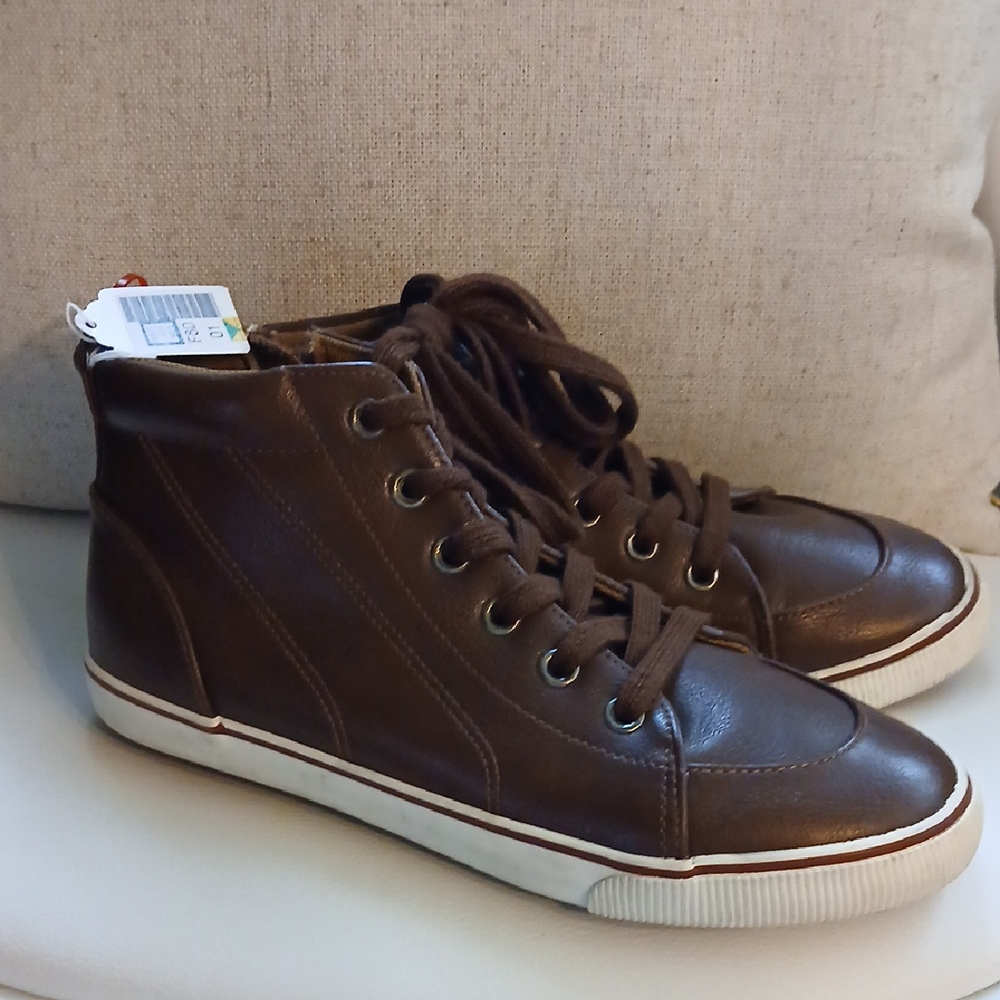 CAT AND JACK Brown High-Top Sneakers SIZE 5